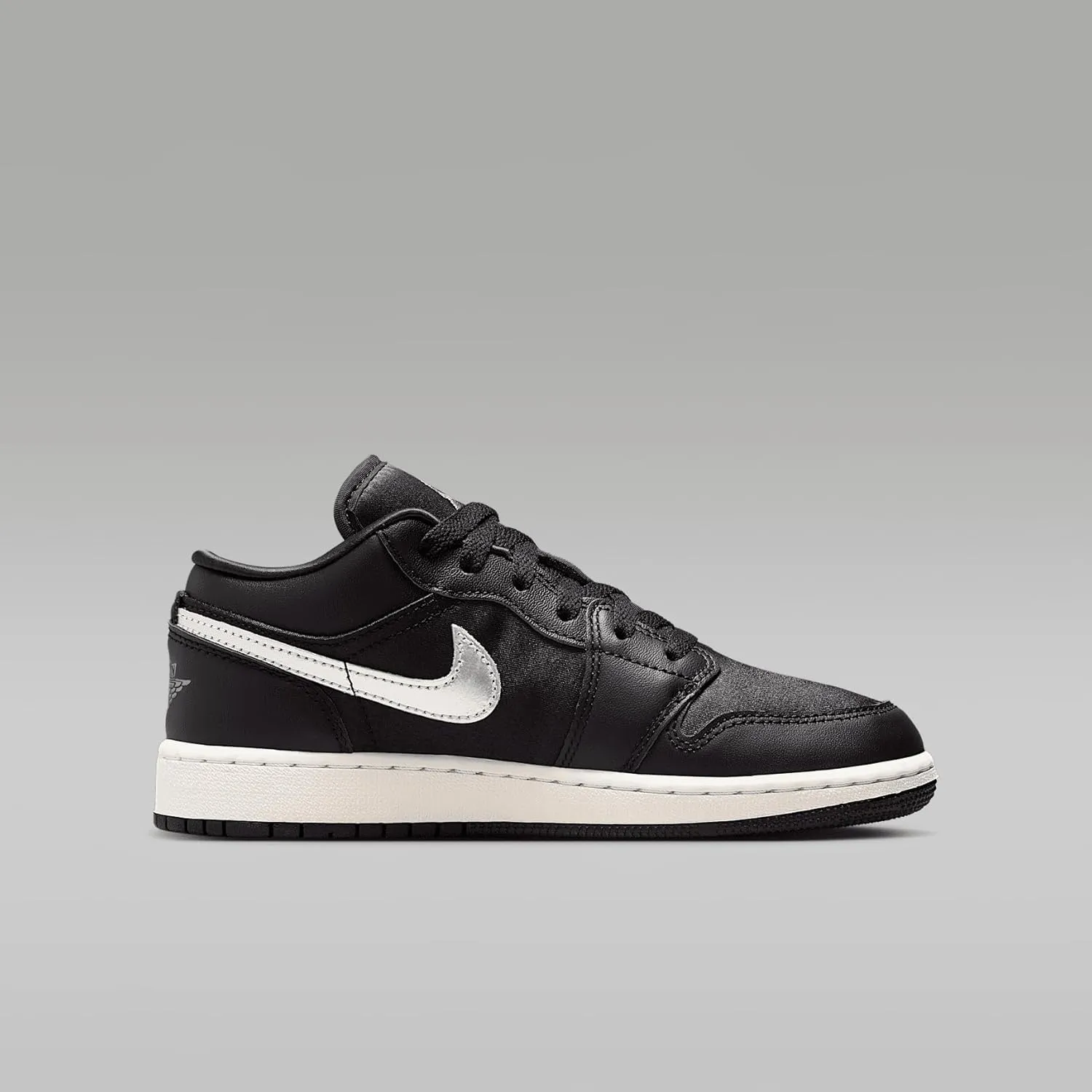 Air Jordan 1 Low SE Big Kids' Shoes (FZ3921-001, Black/Sail/Metallic Gold/Metallic Silver)