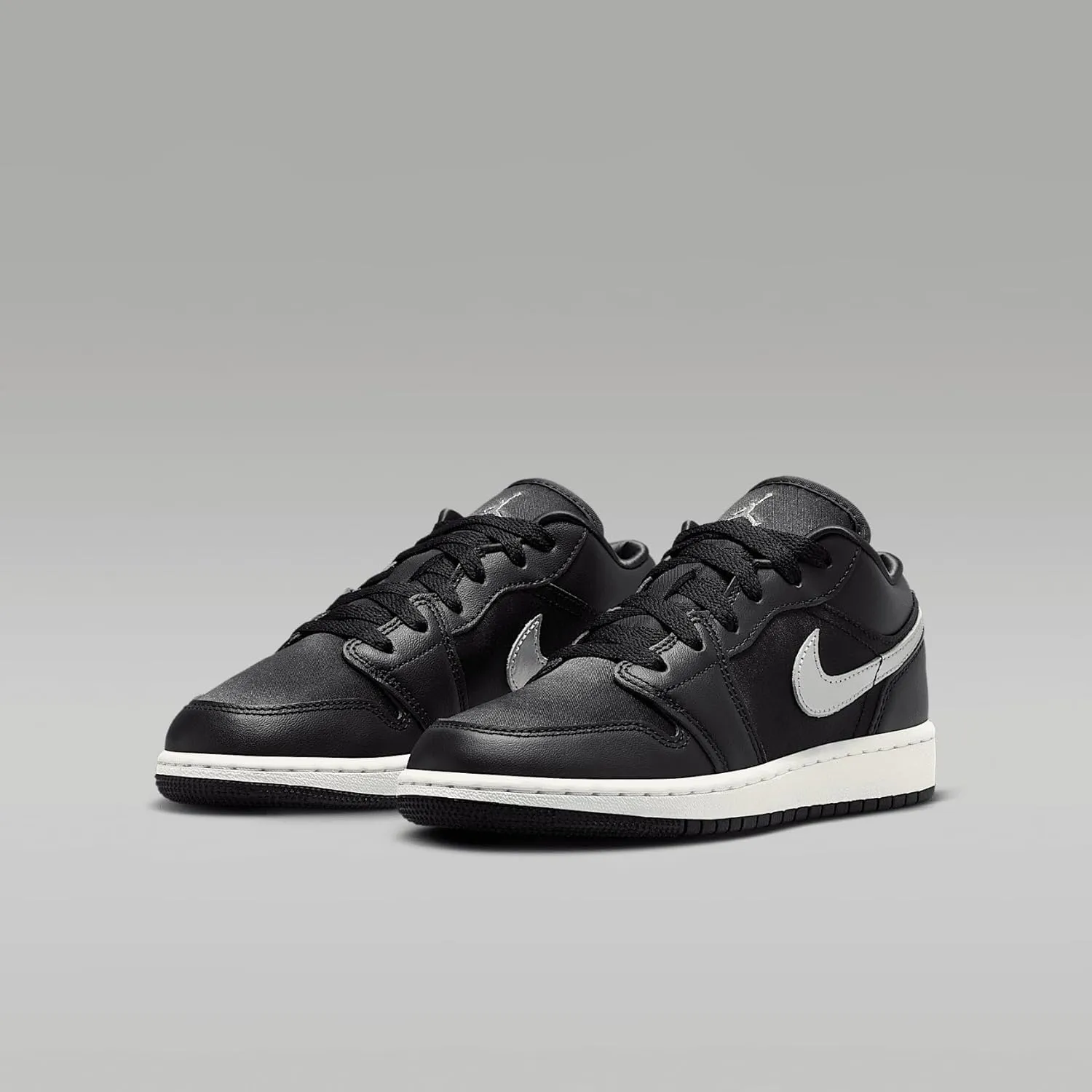 Air Jordan 1 Low SE Big Kids' Shoes (FZ3921-001, Black/Sail/Metallic Gold/Metallic Silver)