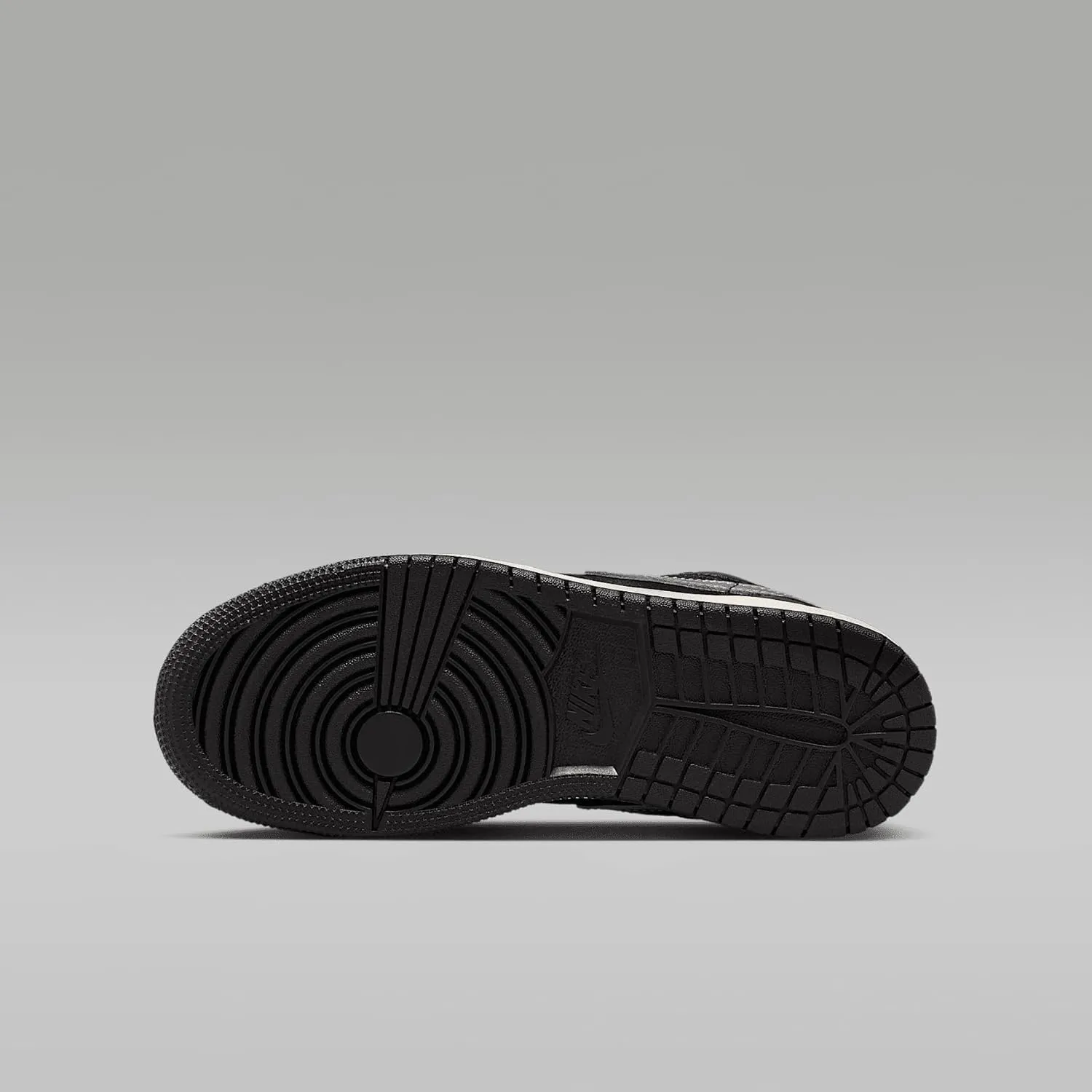 Air Jordan 1 Low SE Big Kids' Shoes (FZ3921-001, Black/Sail/Metallic Gold/Metallic Silver)