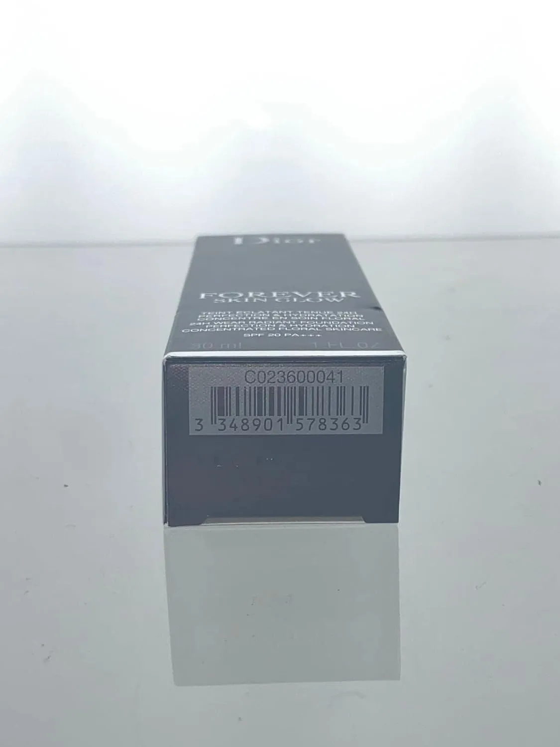 Dior Christian Forever Skin Glow 24h Wear Radiant Foundation 4W Warm/Glow SPF 20, 1.0 Ounce