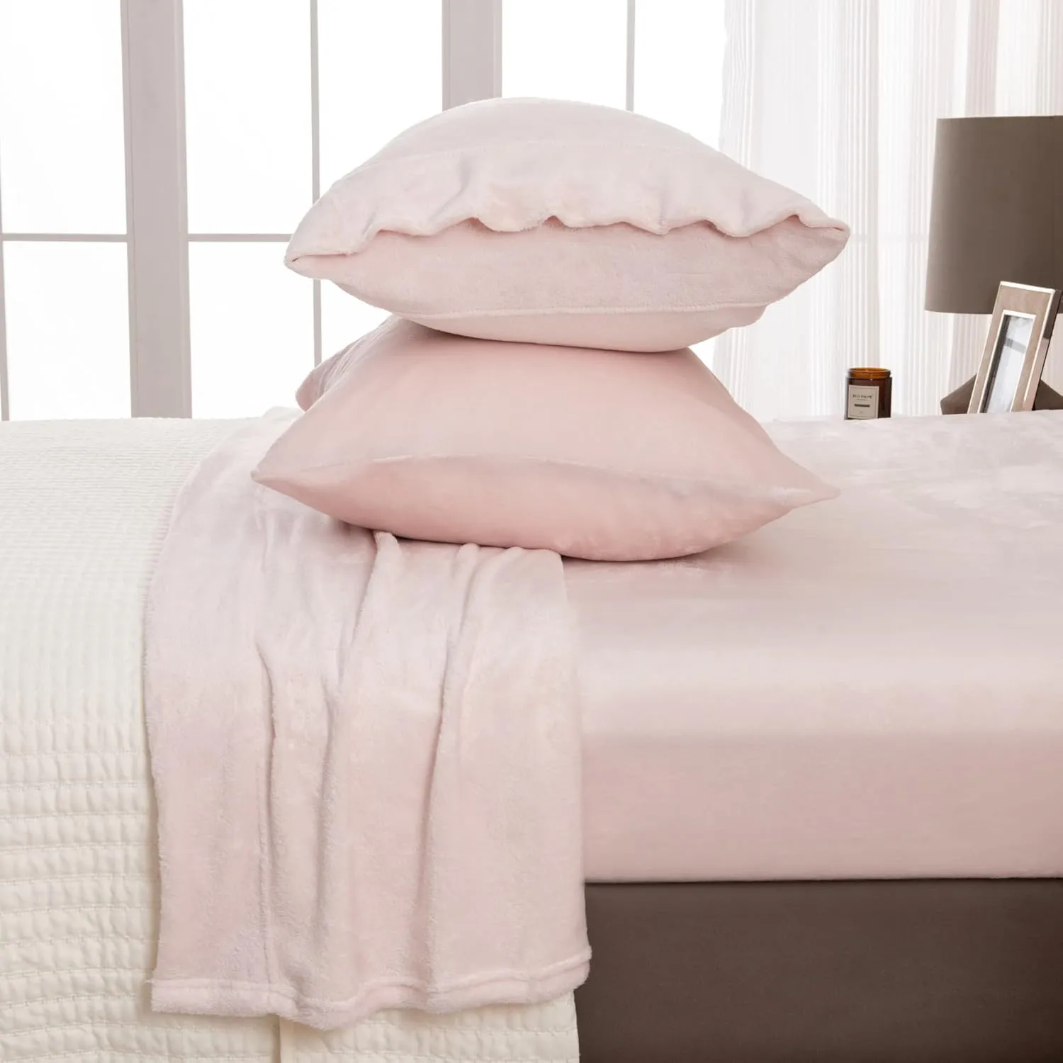 Great Bay Home Extra Soft Velvet Plush Twin Micro Fleece Sheet Set | Deluxe Microplush Non Pilling Sheets, Deep Pocket | Lavish Sherpa Velvet Luxe Collection (Twin, Blush Pink)