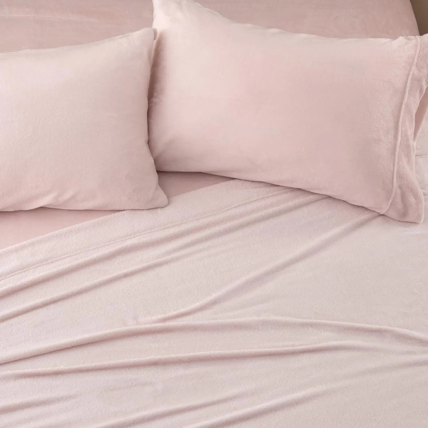 Great Bay Home Extra Soft Velvet Plush Twin Micro Fleece Sheet Set | Deluxe Microplush Non Pilling Sheets, Deep Pocket | Lavish Sherpa Velvet Luxe Collection (Twin, Blush Pink)