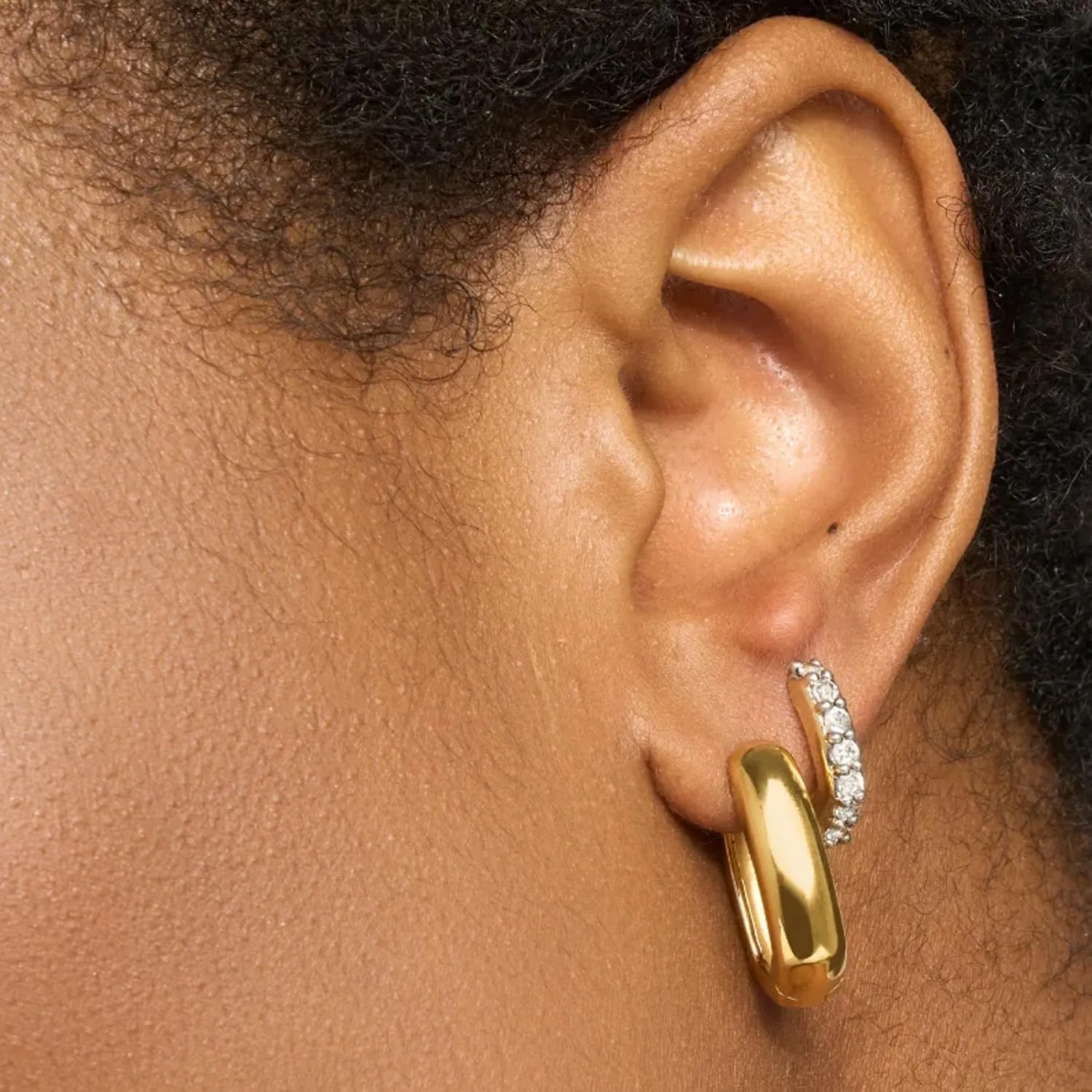 Kendra Scott Ellen Wide Huggie Earrings