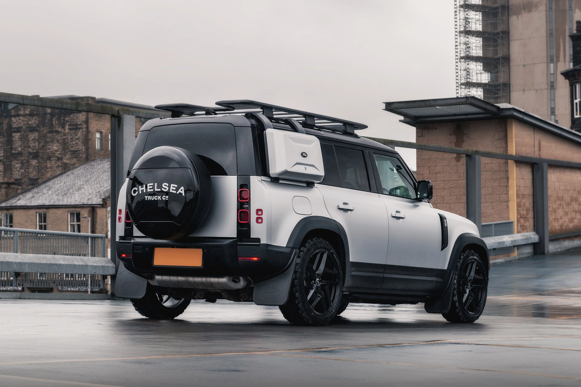 Land Rover Defender 110 - Satin Silver Exterior