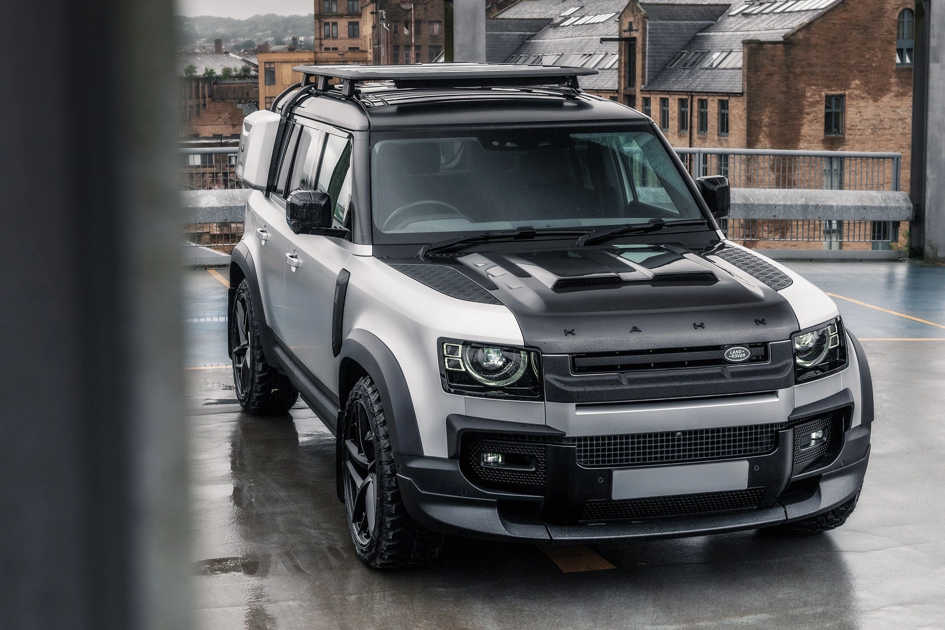 Land Rover Defender 110 - Satin Silver Exterior