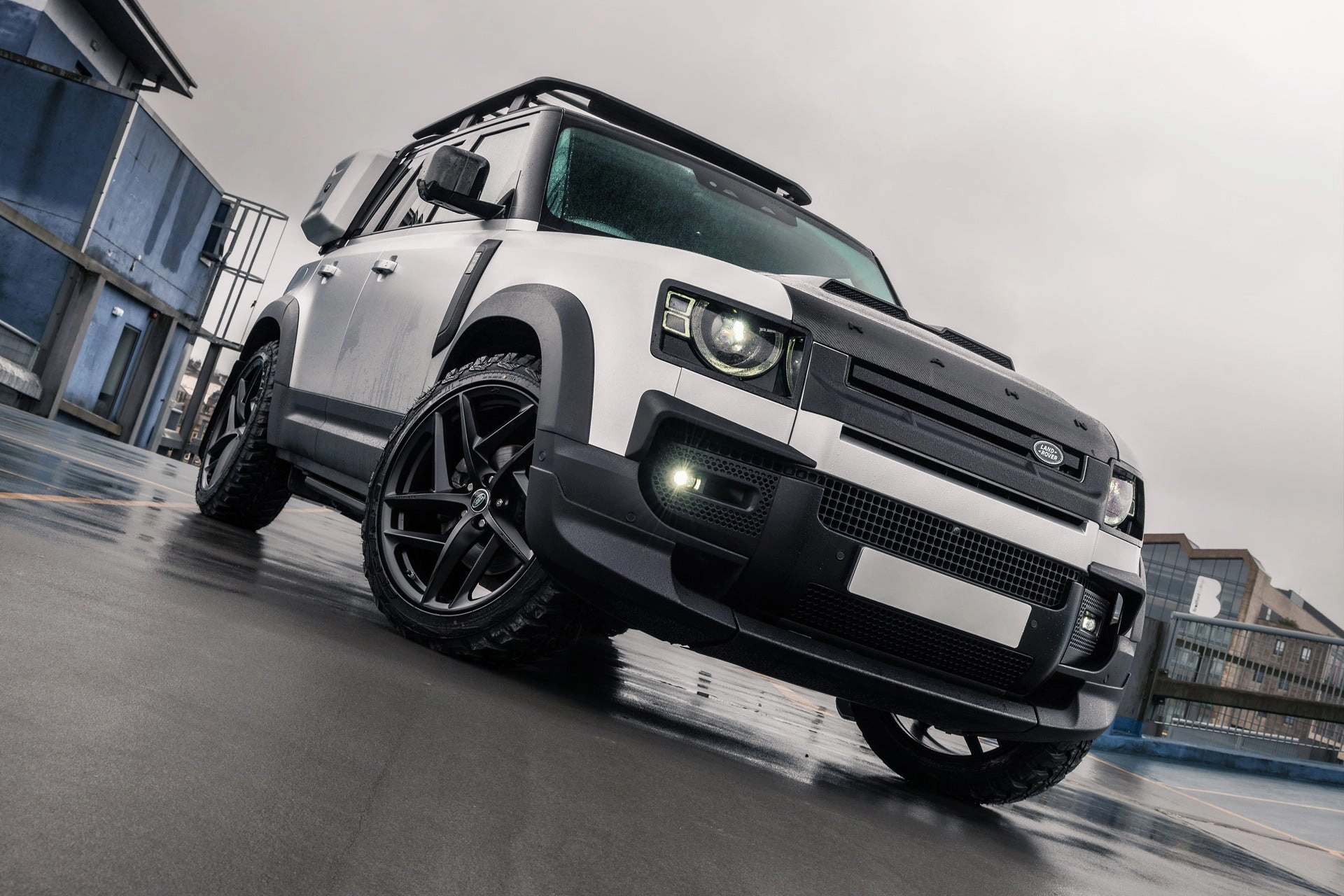 Land Rover Defender 110 - Satin Silver Exterior