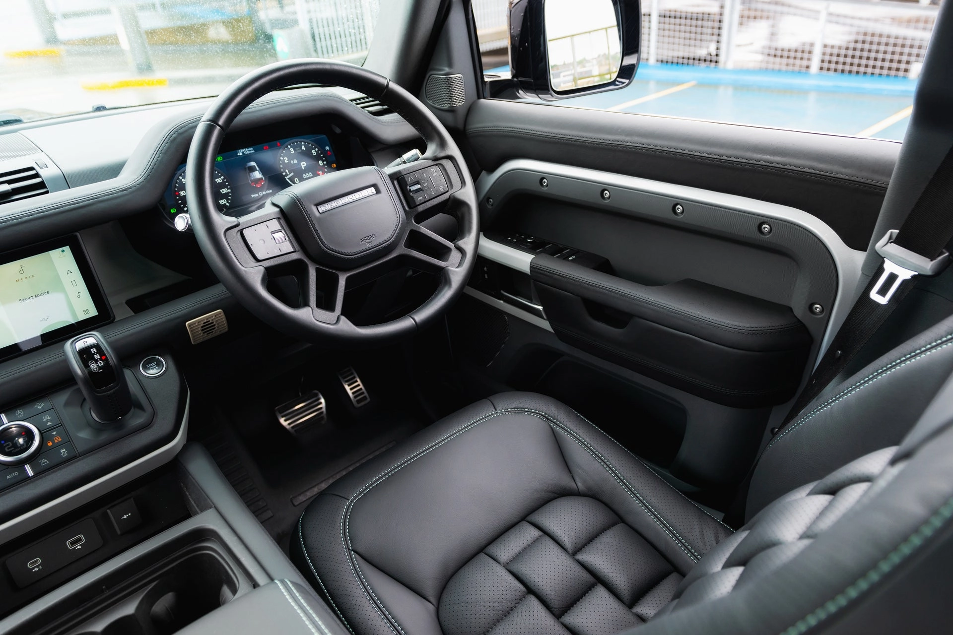 Land Rover Defender 110 - Satin Silver Exterior