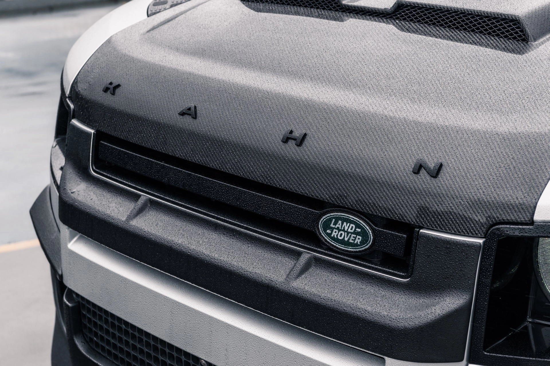 Land Rover Defender 110 - Satin Silver Exterior