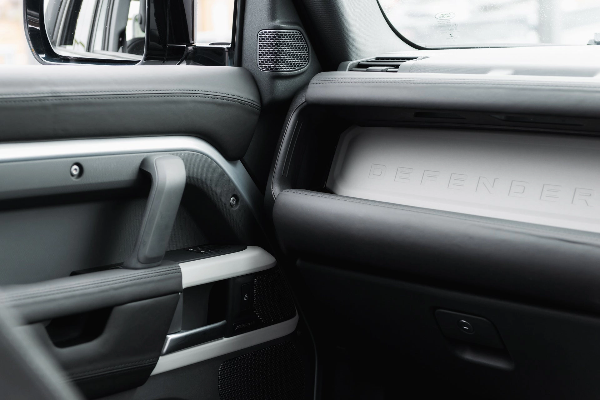 Land Rover Defender 110 - Satin Silver Exterior