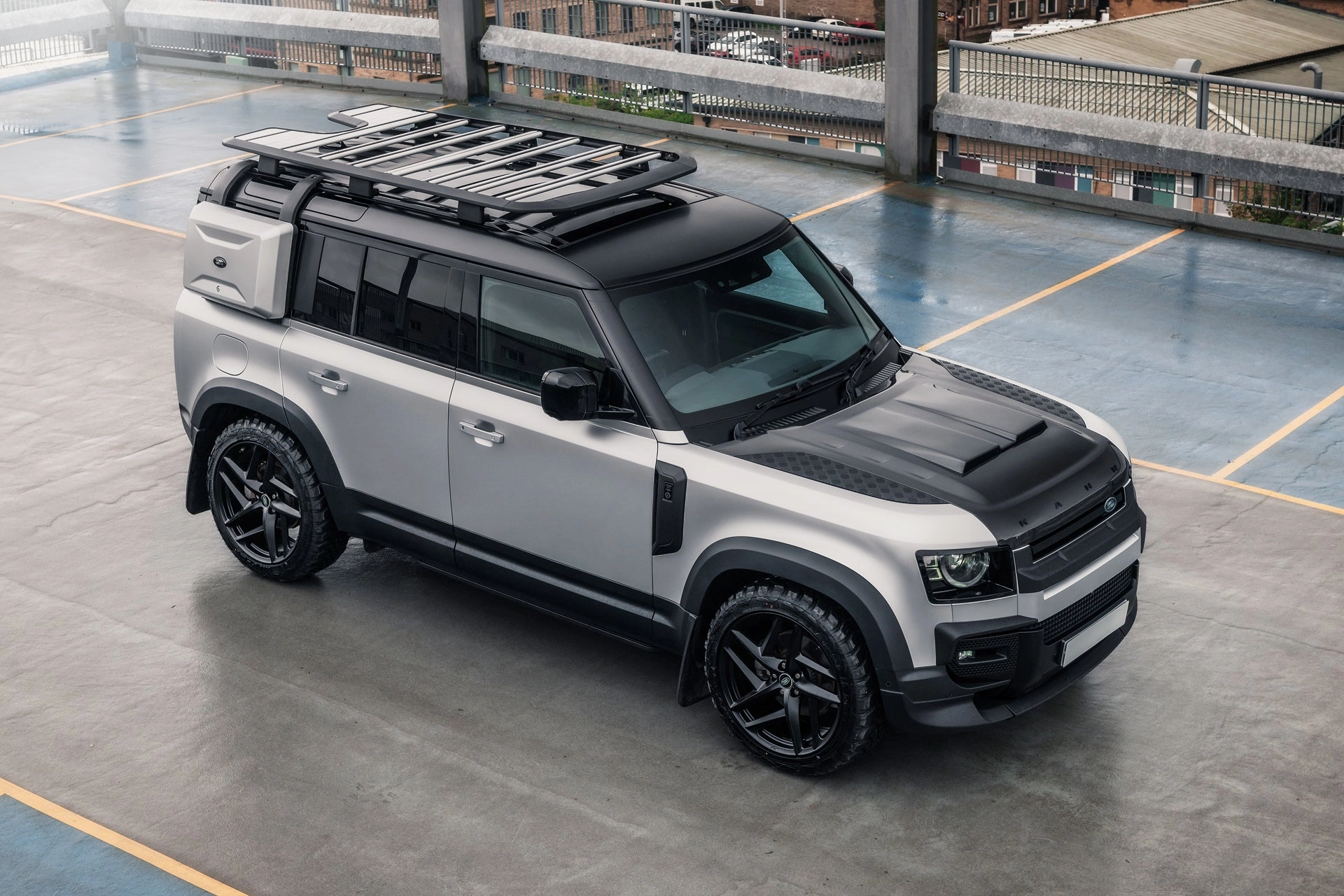 Land Rover Defender 110 - Satin Silver Exterior