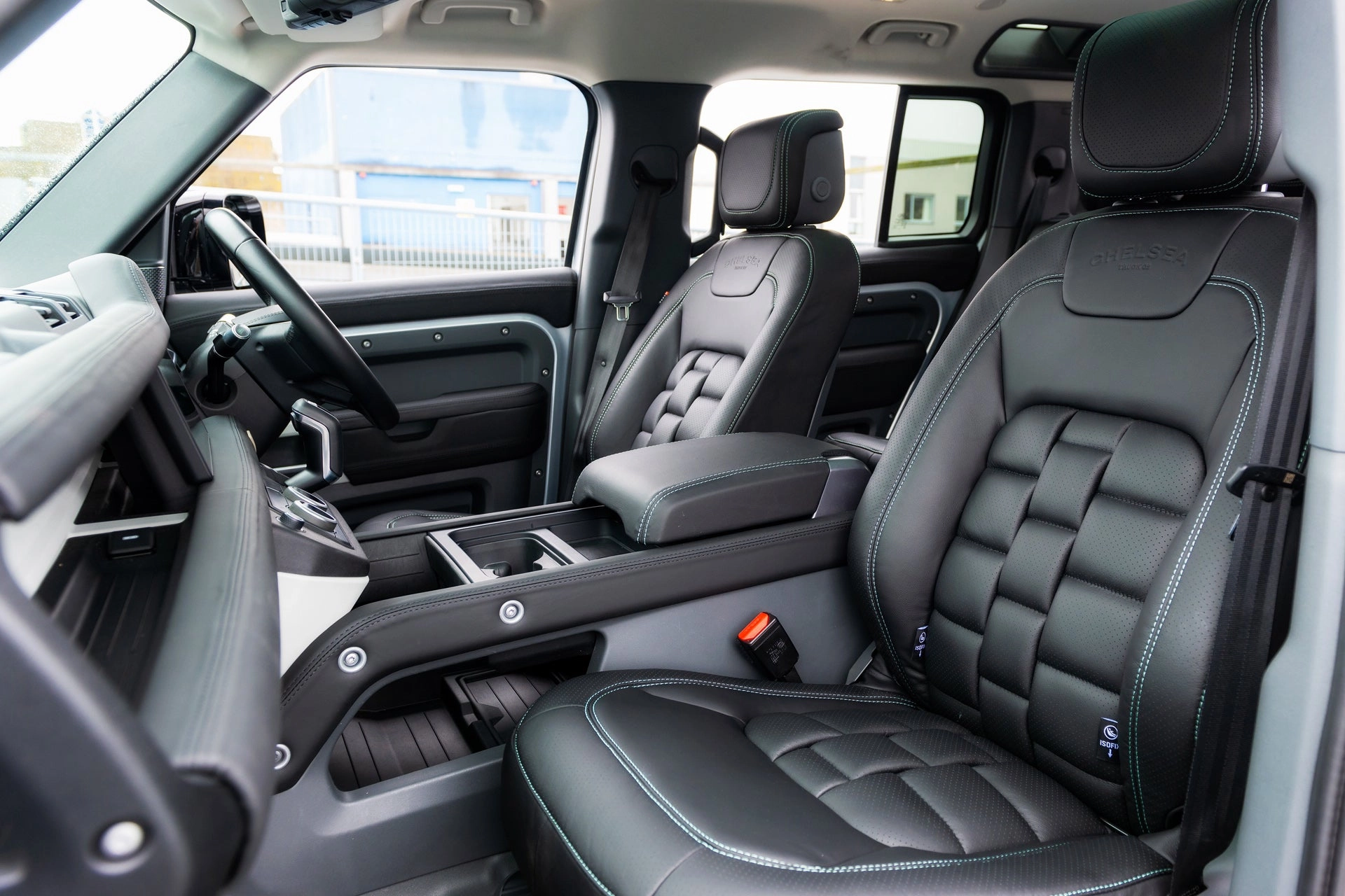 Land Rover Defender 110 - Satin Silver Exterior