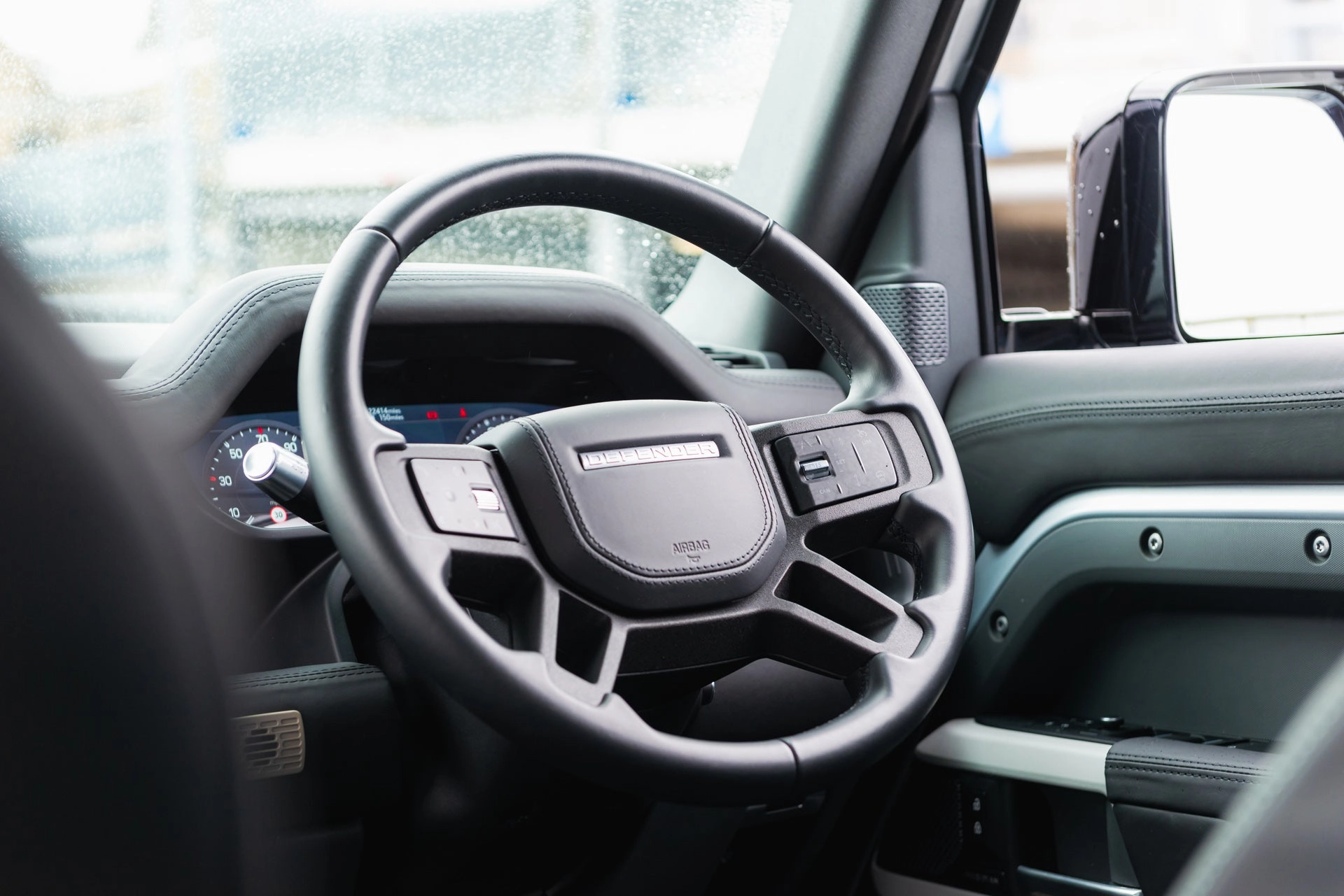 Land Rover Defender 110 - Satin Silver Exterior