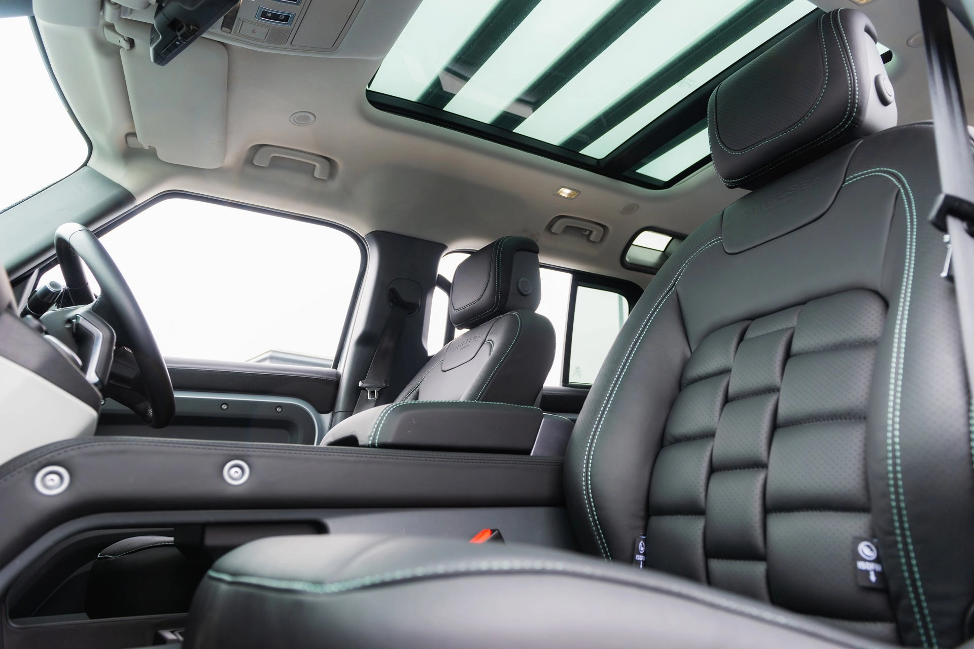 Land Rover Defender 110 - Satin Silver Exterior