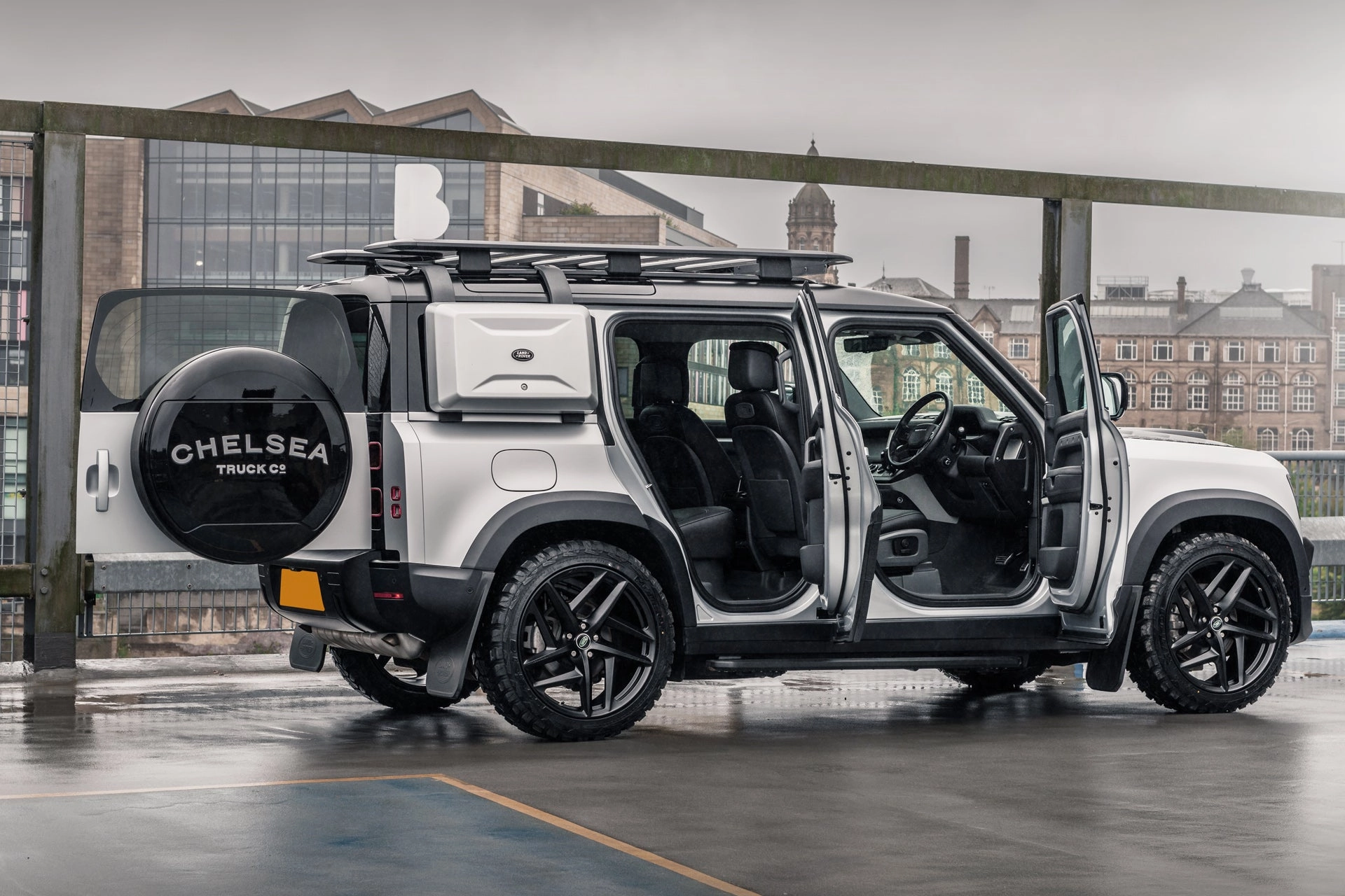 Land Rover Defender 110 - Satin Silver Exterior