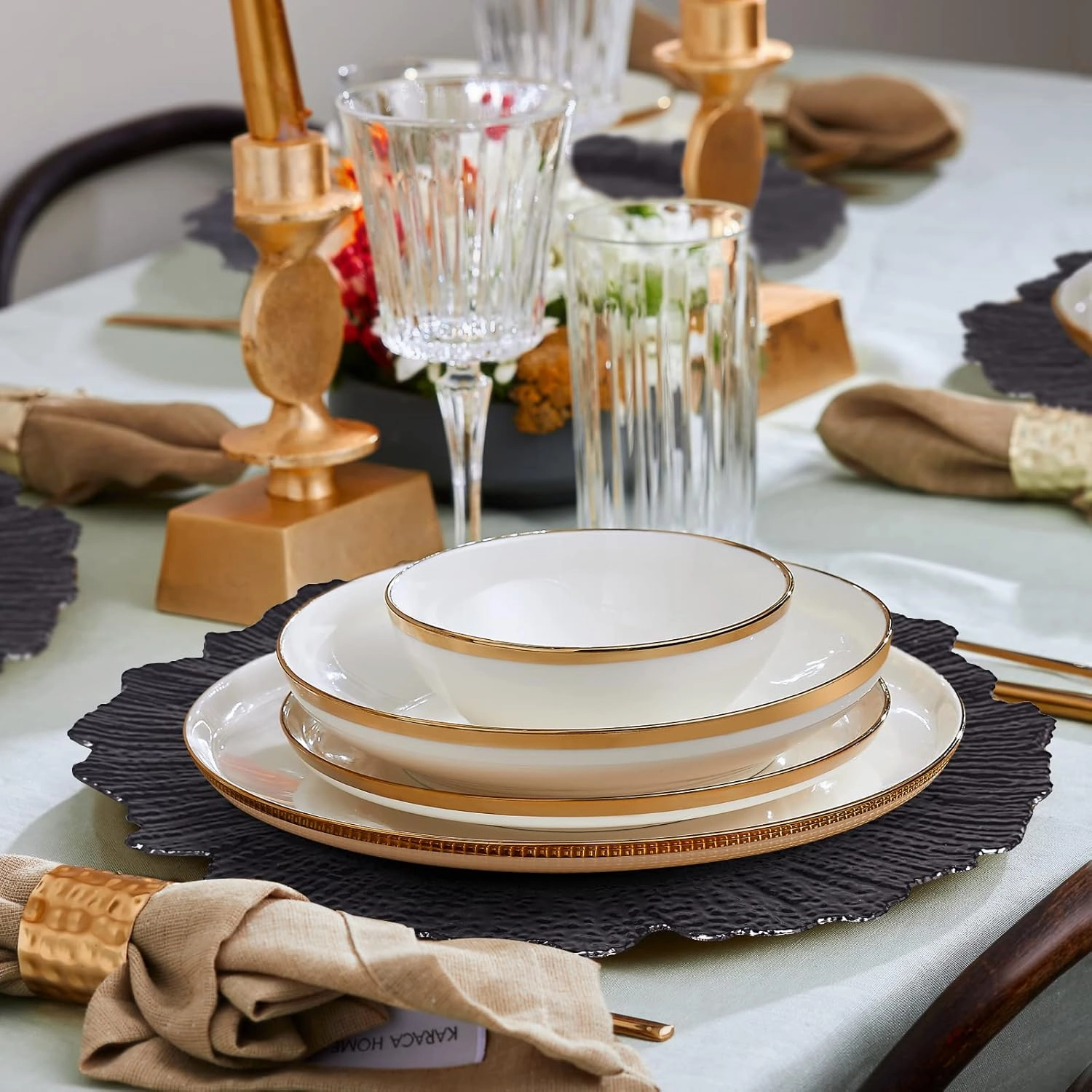 MAONAME 13" Round Black Charger Plates Set of 8, Reef Chargers for Dinner Plates, Plastic Plate Chargers for Wedding, Table Decor