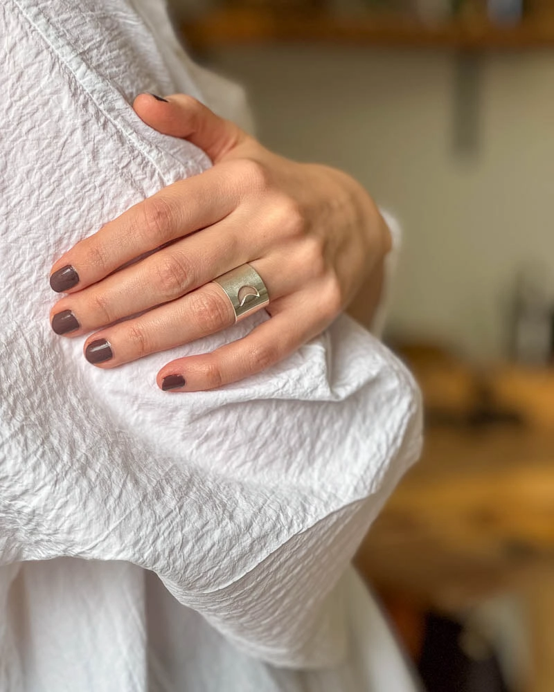 MÅNSKÄRA bred silverring
