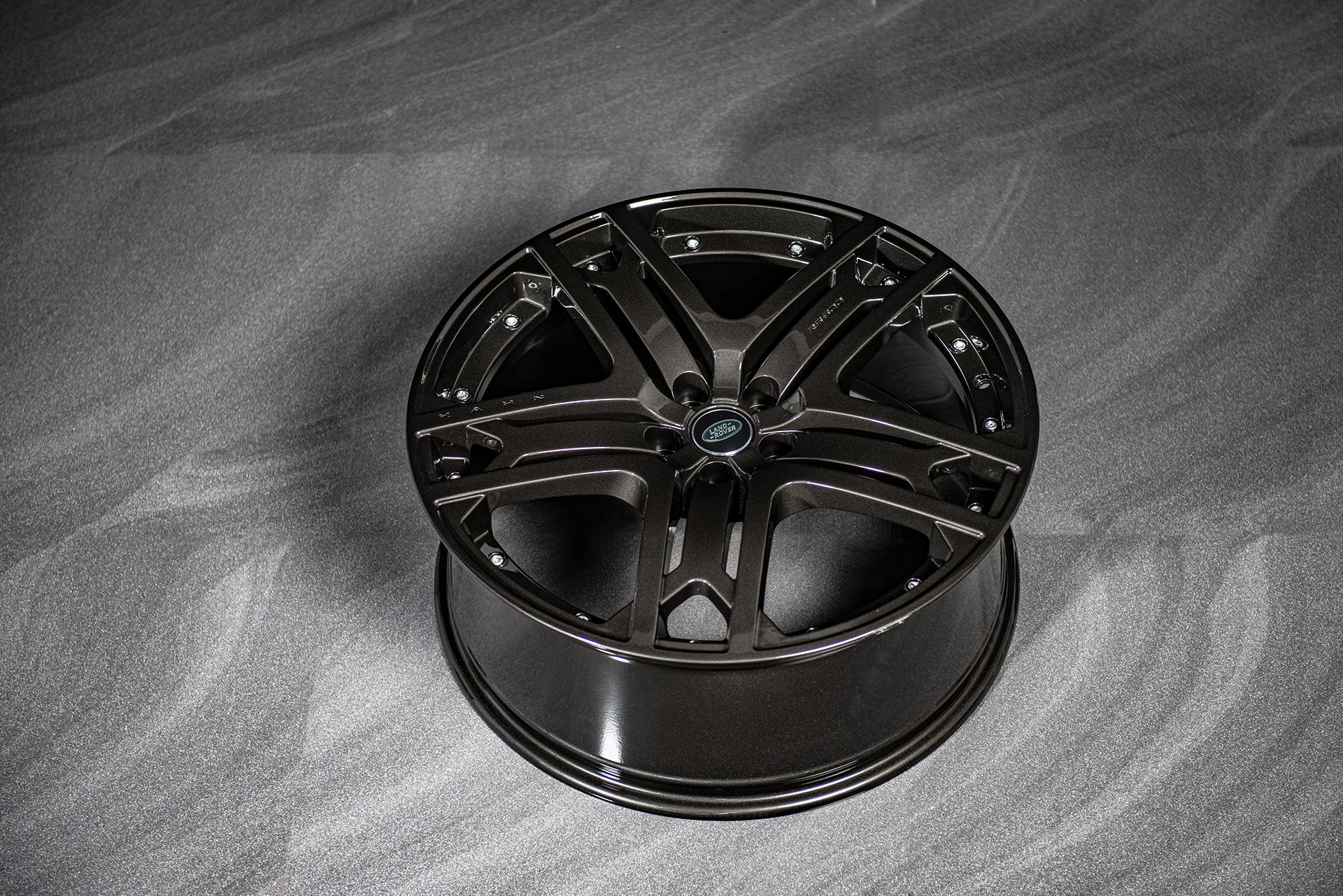 RANGE ROVER SPORT SVR (2015–2018) RS600 LIGHT ALLOY WHEELS