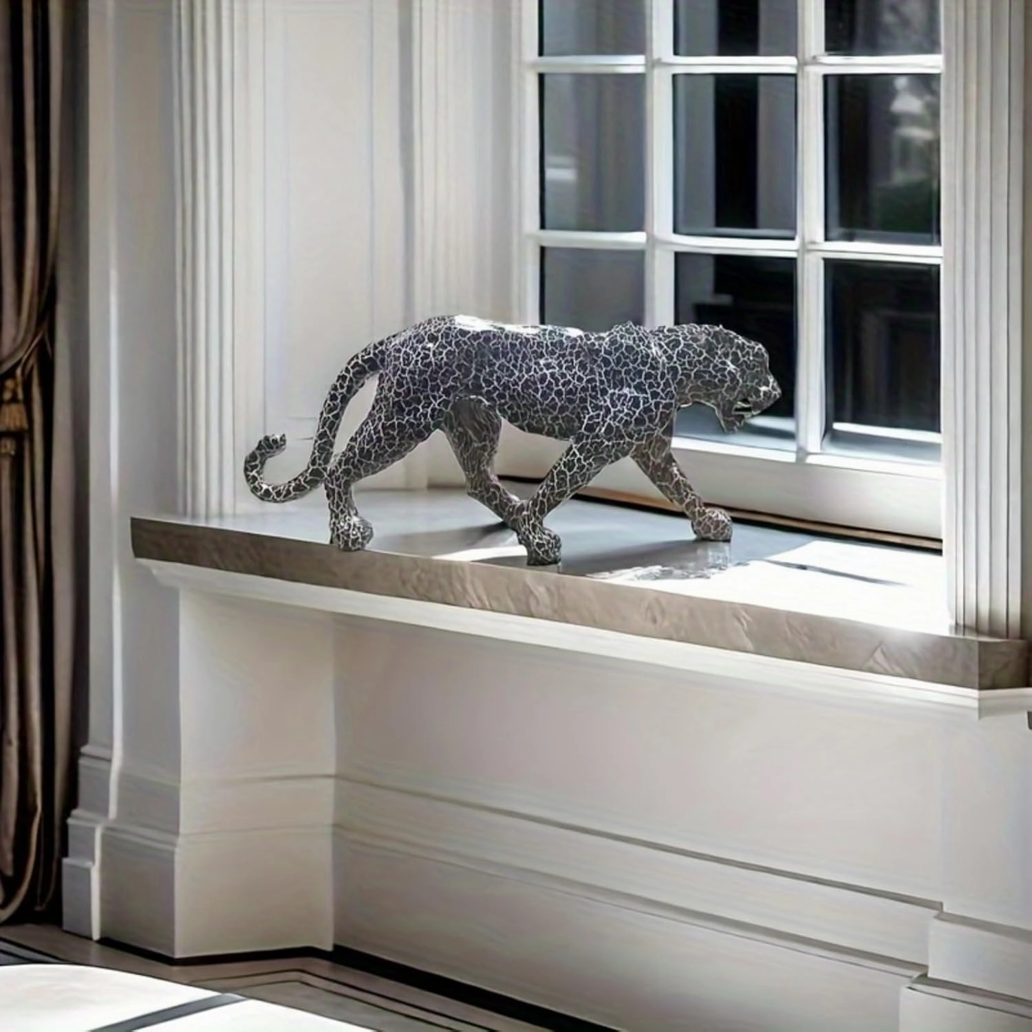 Resin Sculpture 1pc Elegant Panther Cheetah Statue - Speckled Design, Versatile Holiday Decoration - Perfect for Home & Office Decor (Silver)
