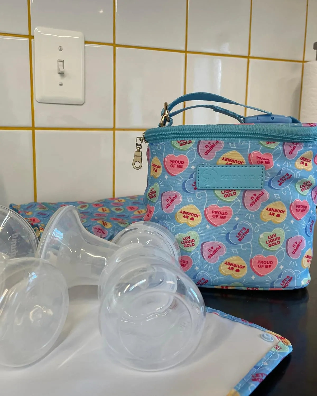 Sarah Wells Cold Gold Breastmilk Cooler with Ice Pack