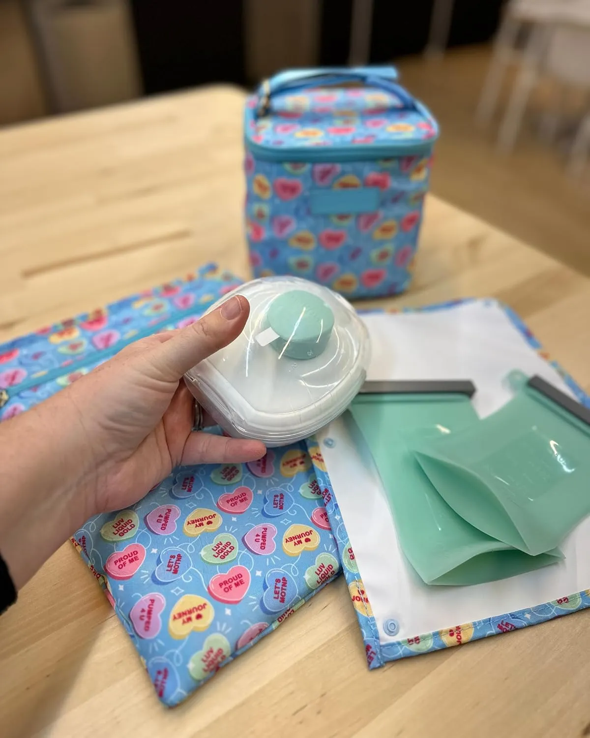 Sarah Wells Cold Gold Breastmilk Cooler with Ice Pack