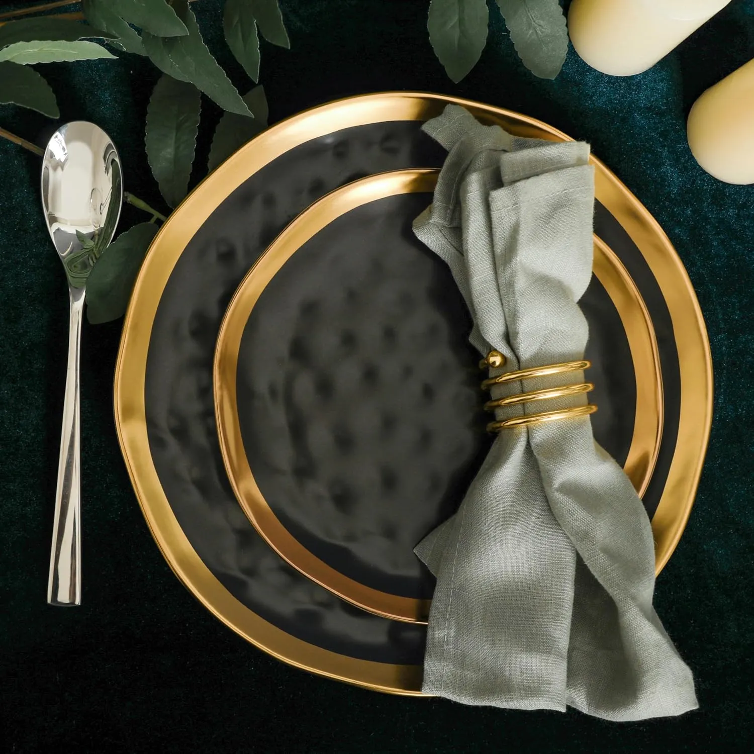 Stone Lain Florian Modern Porcelain 16 Piece Dinnerware Set, Plates and Bowls Set, Dish set for 4, Black And Golden Rim