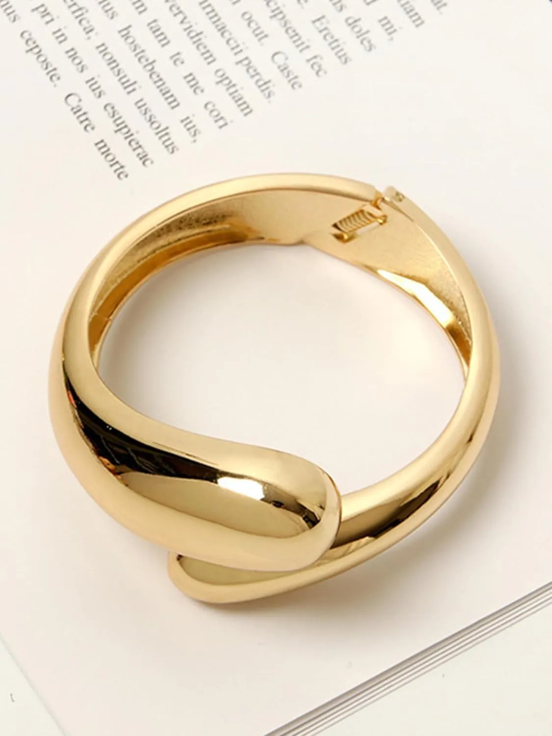 Tiantian Gold Bangles & Cuff Bracelets for Women - Non Tarnish Chunky Gold Trendy Jewelry - Christmas Gifts & Stocking Stuffers