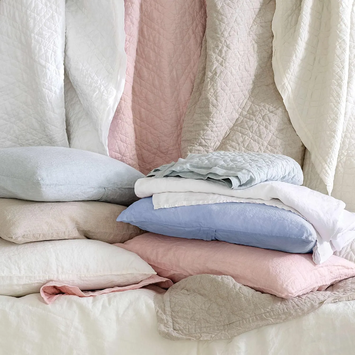 Washed Linen Soft Pink Quilt, King Size, Pink Solid Pattern
